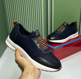 Кроссовки