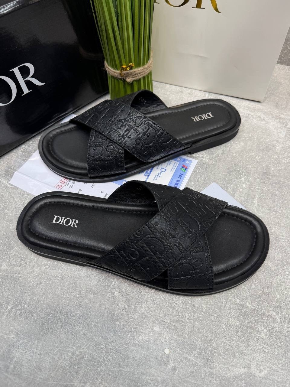 шлепанцы christian dior,шлепанцы кристиан диор,шлепки диор,,кожаные шлепанцы