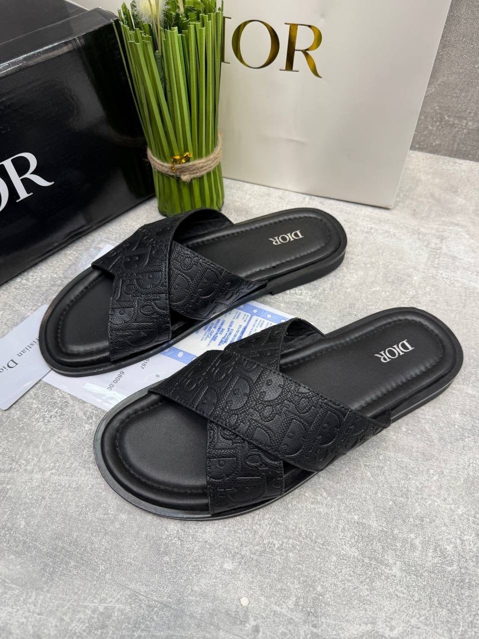 шлепанцы christian dior,шлепанцы кристиан диор,шлепки диор,,кожаные шлепанцы