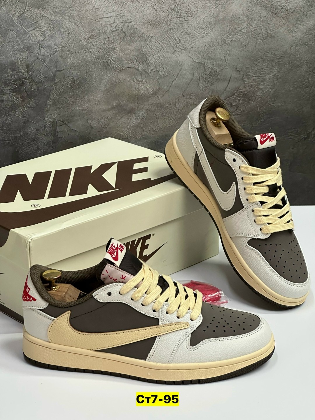 кроссовки nike air jordan 1 low x travis scott,nike air jordan 1 low travis scott reverse mocha,nike air jordan 1 low x travis scott,nike air jordan 1 low travis scott,кроссовки nike air jordan 1 trav