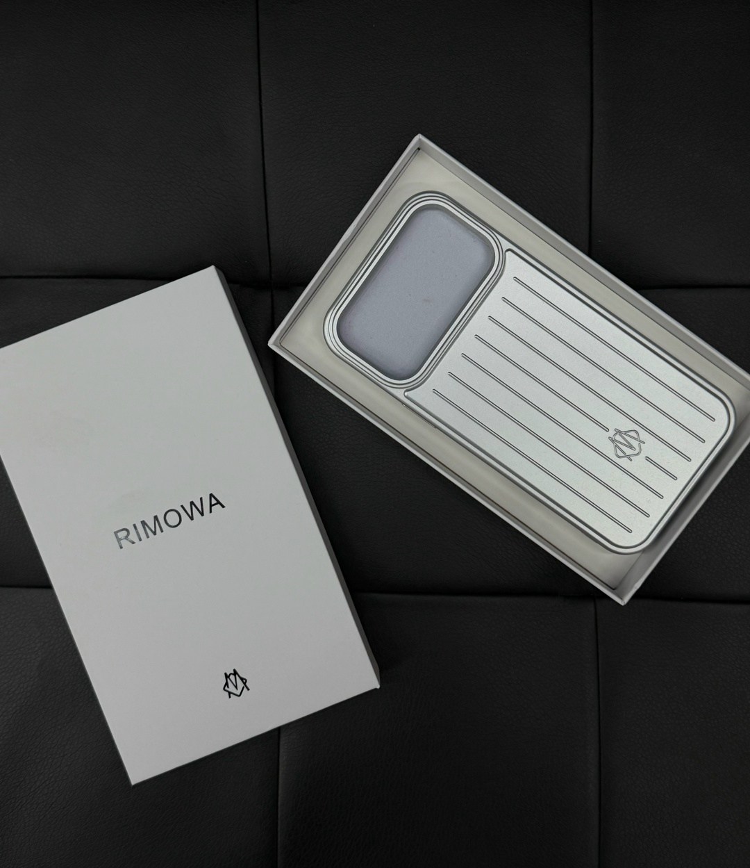 rimowa iphone 16 pro magsafe чехол оригинал,rimowa iphone case aluminum for iphone 16 pro max black,чехлы для iphone,чехлы для телефонов,чехлы для мобильных телефонов