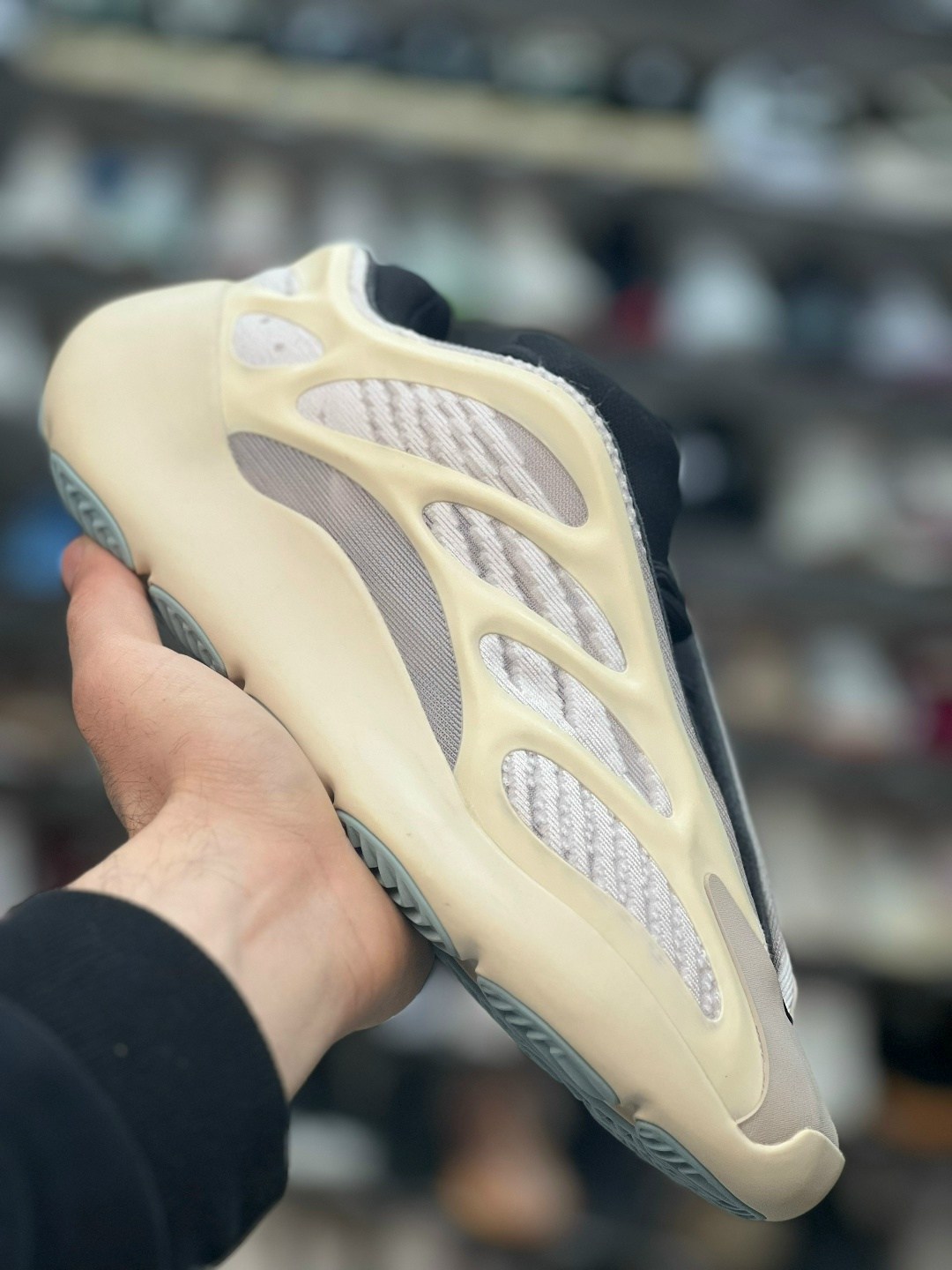 adidas yeezy boost 700 v 3,adidas yeezy boost 700,кроссовки adidas yeezy boost 700,кроссовки adidas yeezy boost 700 v3,yeezy boost 700 v 3