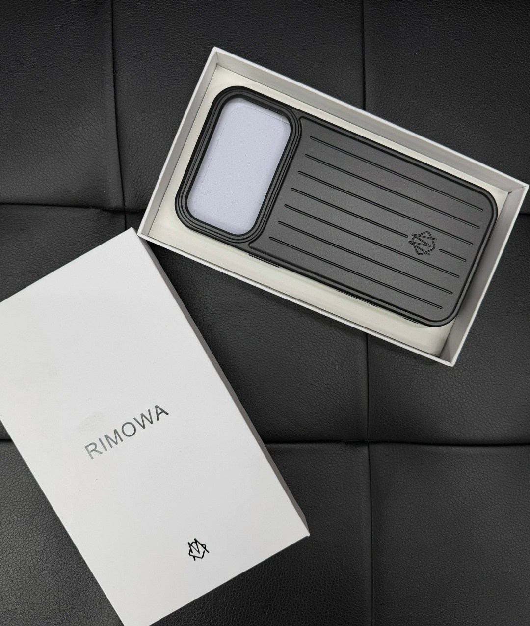 rimowa iphone 16 pro magsafe чехол оригинал,rimowa iphone case aluminum for iphone 16 pro max black,чехлы для iphone,чехлы для телефонов,чехлы для мобильных телефонов