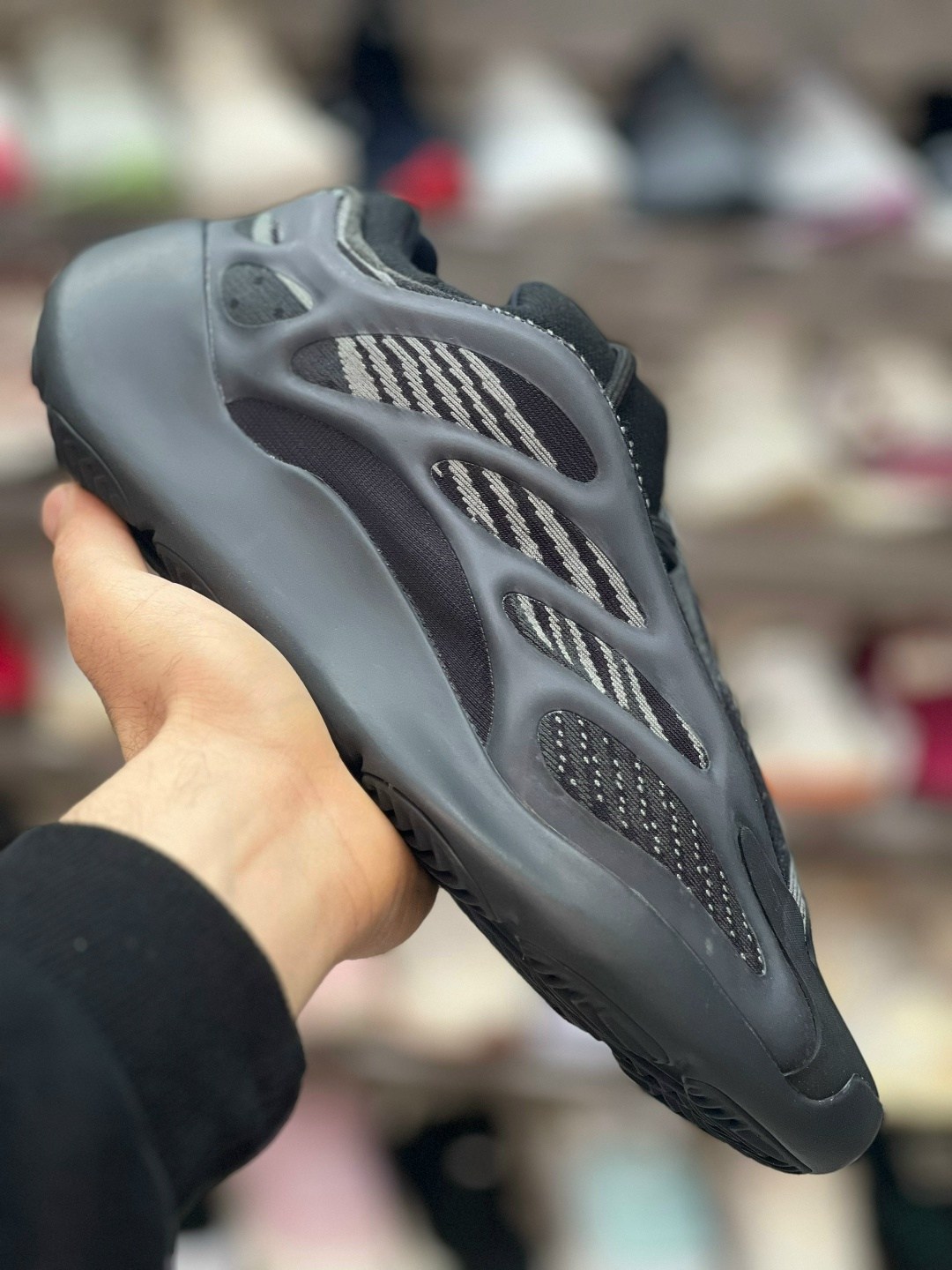 adidas yeezy boost 700 v 3,adidas yeezy boost 700,кроссовки adidas yeezy boost 700,кроссовки adidas yeezy boost 700 v3,yeezy boost 700 v 3