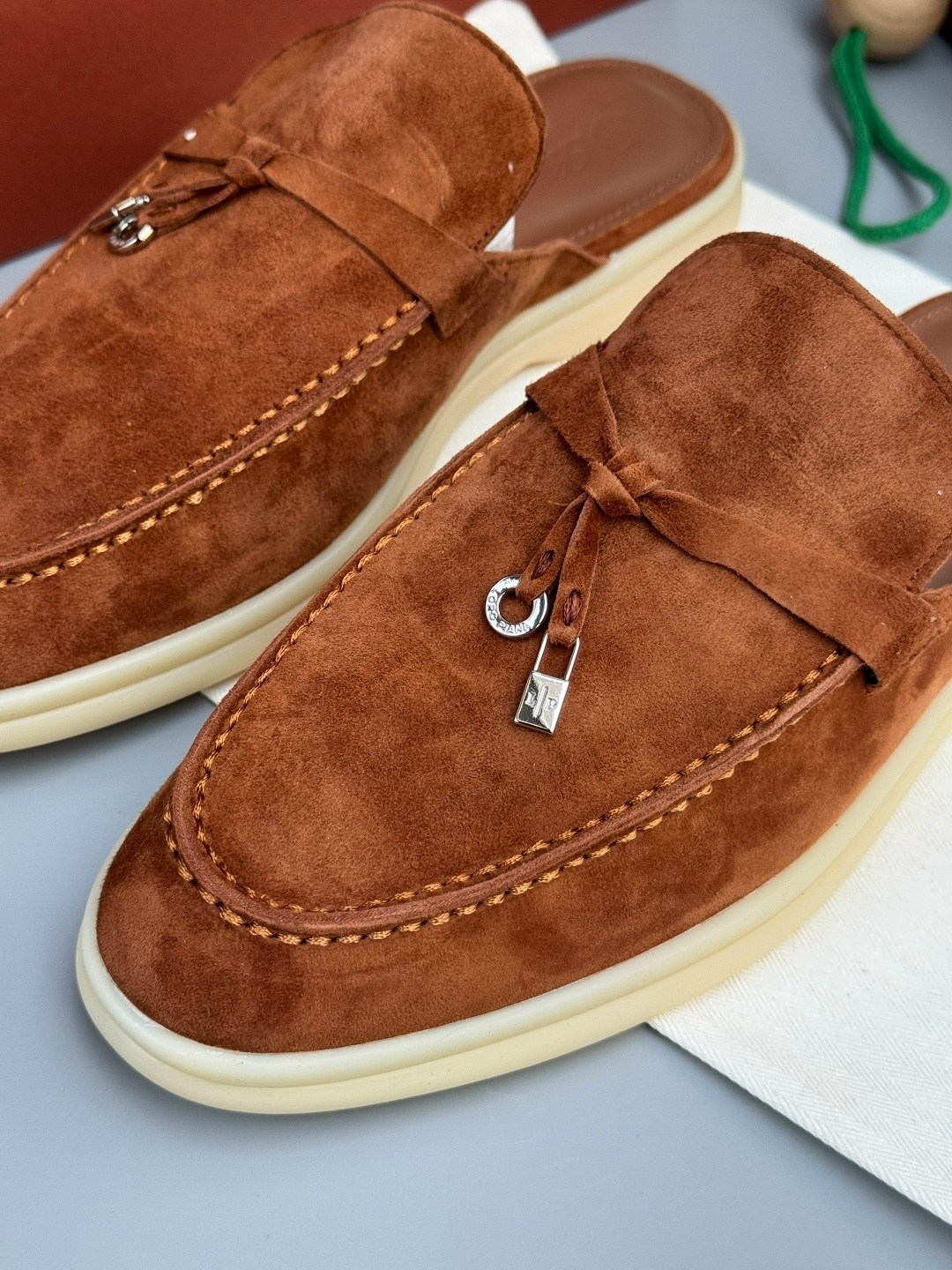 ,лоферы loro piana,лоферы loro piana женские,лоферы замшевые,мюли loro piana