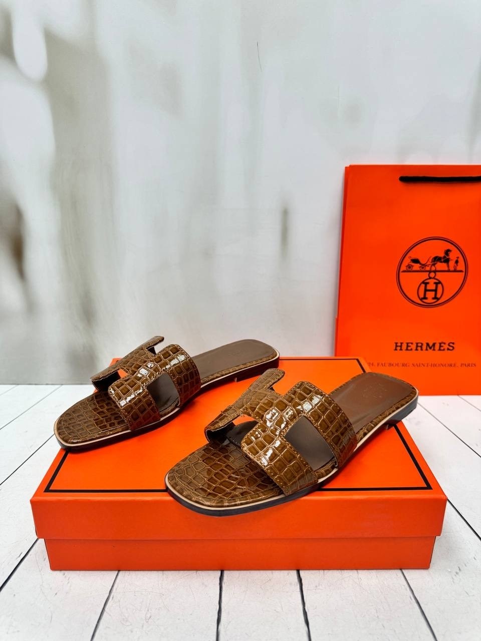 шлепки hermes женские,шлепанцы hermes,шлепки hermes,сандалии hermes,шлепки hermes 2026