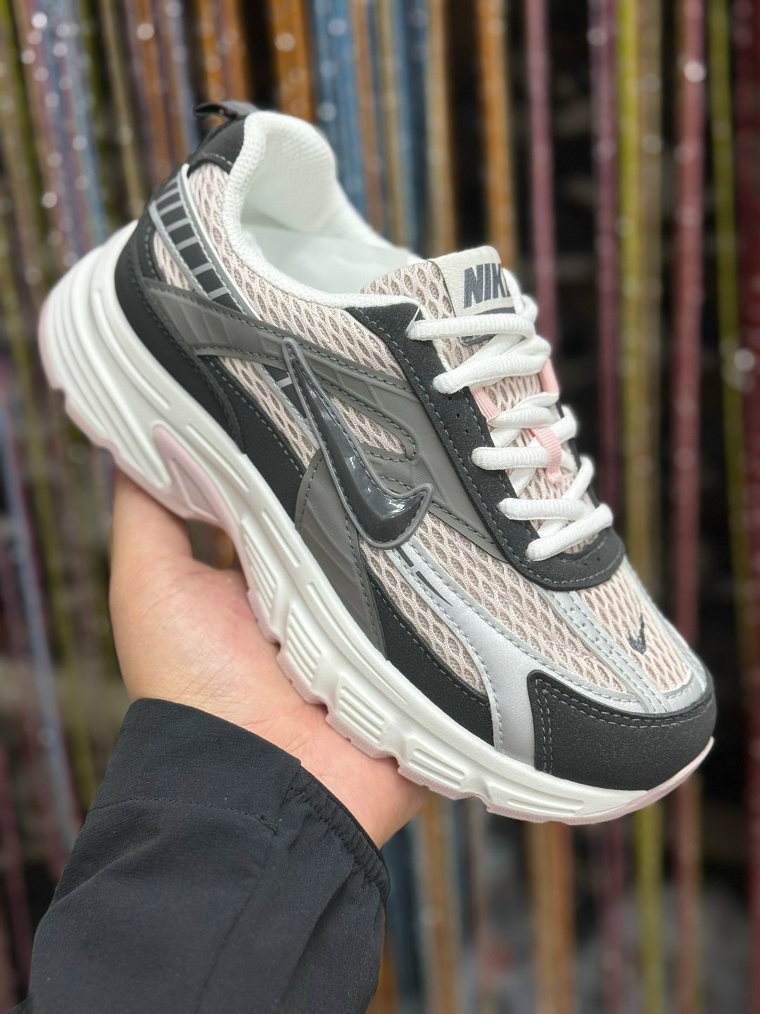 кроссовки wmns initiator ib4339 nike бежевый,кроссовки nike initiator,кроссовки,кроссовки nike,повседневные кроссовки