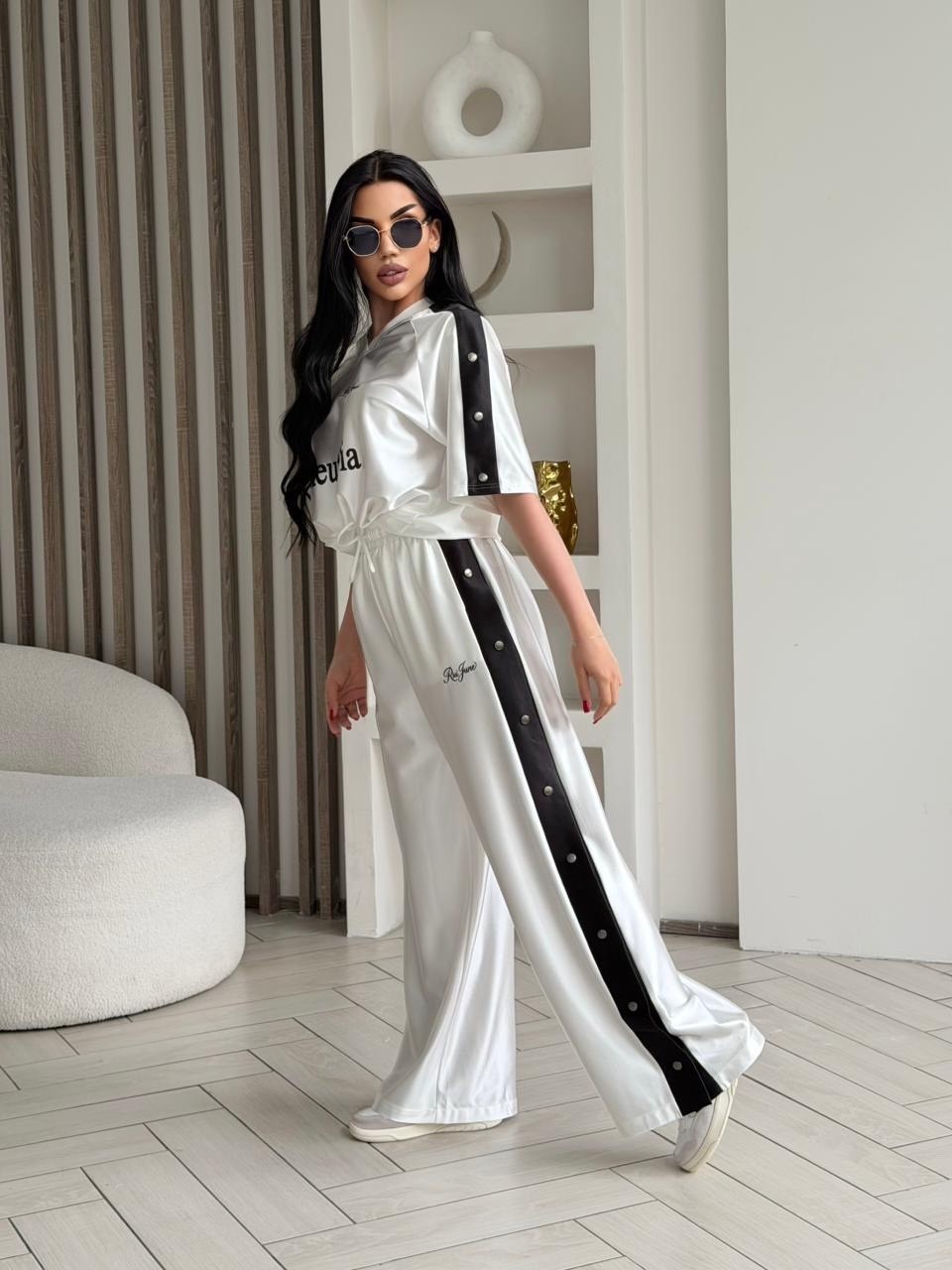 стильные костюмы,женский костюм,костюм брючный шелковый laurelia style,костюм в пижамном стиле,костюм брючный атласный disha&di