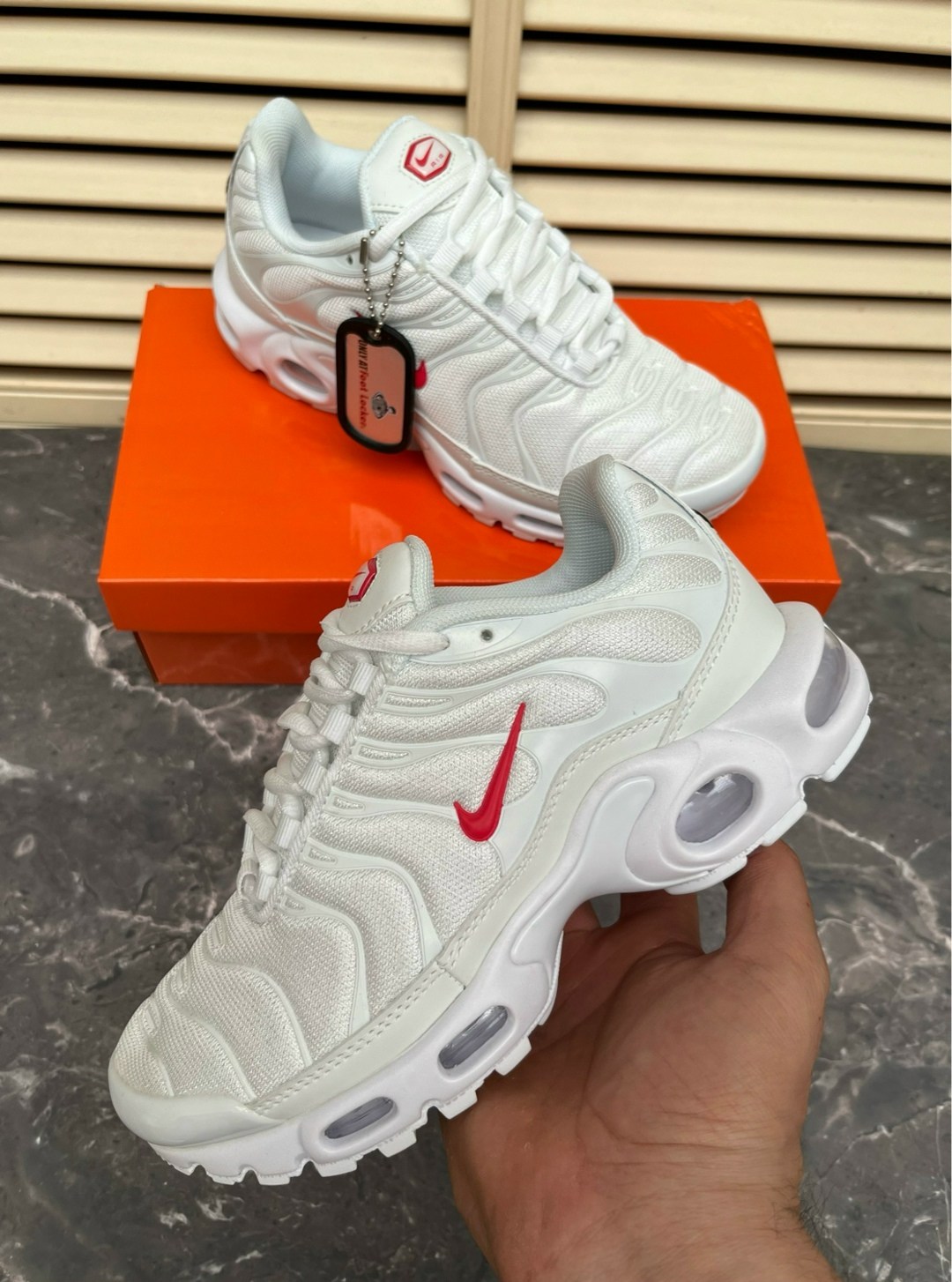 кроссовки nike air max tn plus,nike air max plus tn white,nike air max plus tn,кроссовки,supreme x nike air max plus tn