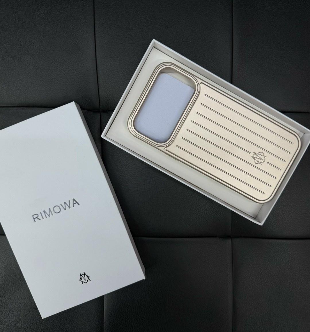 rimowa iphone 16 pro magsafe чехол оригинал,rimowa iphone case aluminum for iphone 16 pro max black,чехлы для iphone,чехлы для телефонов,чехлы для мобильных телефонов