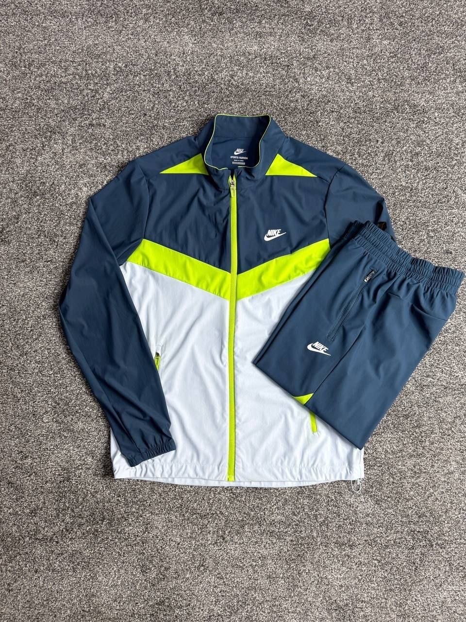 nike sportswear windrunner,костюм спортивный nike sportswear tracksuit cv9335,спортивный костюм мужской найк,спортивные костюмы,костюм найк мужской