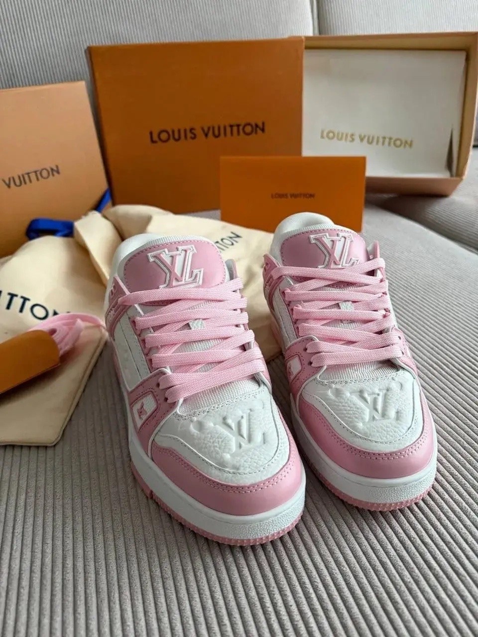 кроссовки louis vuitton,кроссовки женские louis vuitton,женские кожаные кроссовки louis vuitton 2026-2026 розовые с белым,летние парные кроссовки louis vuitton,кроссовки louis vuitton белый розовый ра