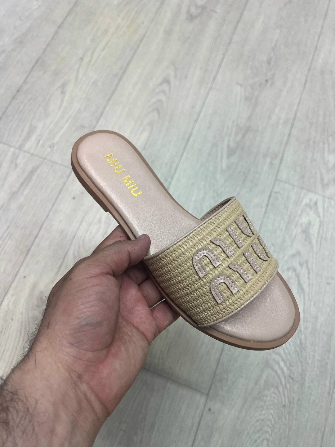 шлепанцы miu miu,шлепанцы женские,,шлепки женские,модные тапочки
