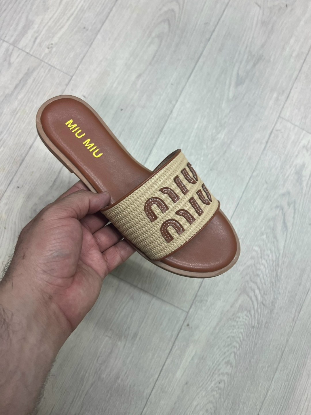 шлепанцы miu miu,шлепанцы женские,,шлепки женские,модные тапочки