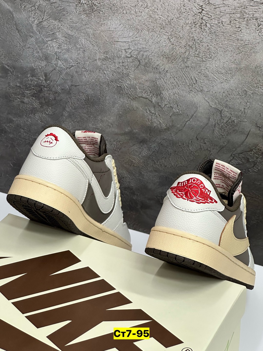 кроссовки nike air jordan 1 low x travis scott,nike air jordan 1 low travis scott reverse mocha,nike air jordan 1 low x travis scott,nike air jordan 1 low travis scott,кроссовки nike air jordan 1 trav