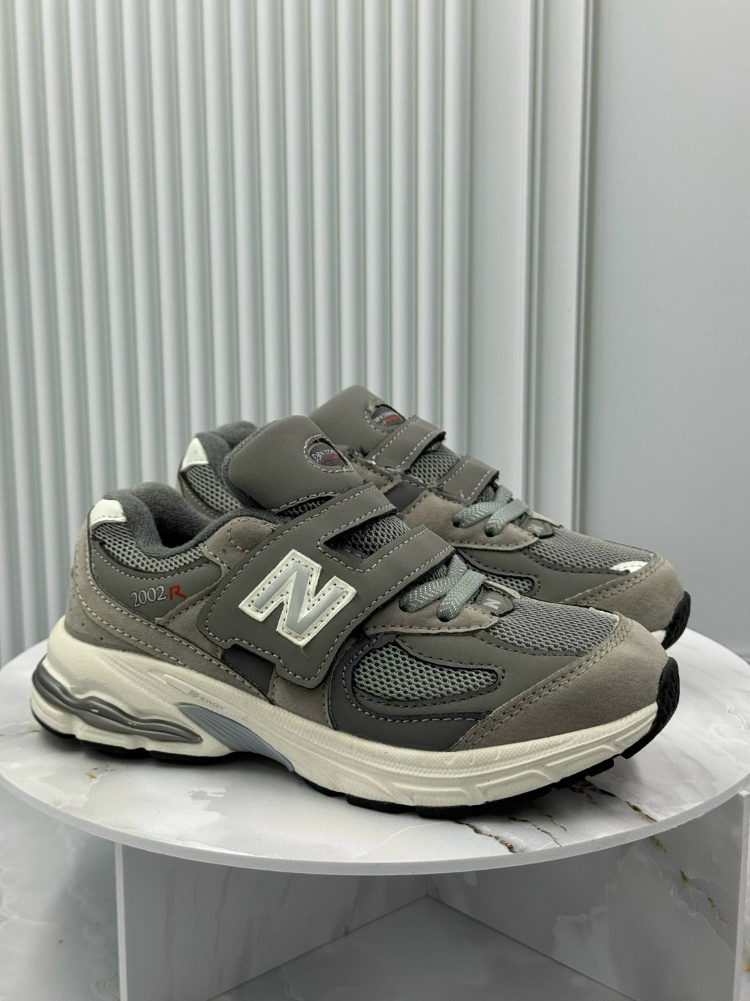 кроссовки new balance,кроссовки new balance 990v5,кроссовки,кроссовки new balance 2002 r,кроссовки new balance 2002