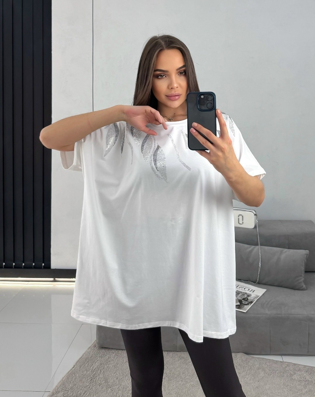 футболка оверсайз со стразами fashion lux,футболка женская оверсайз со стразами,футболка оверсайз базовая со стразами fashion nik,футболка оверсайз базовая со стразами,женская футболка