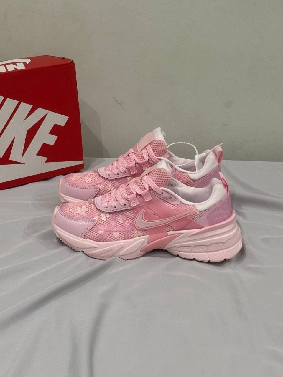 кроссовки nike женские,nike v2k run женские беговые кроссовки,кроссовки nike,кроссовки,nike розовые кроссовки