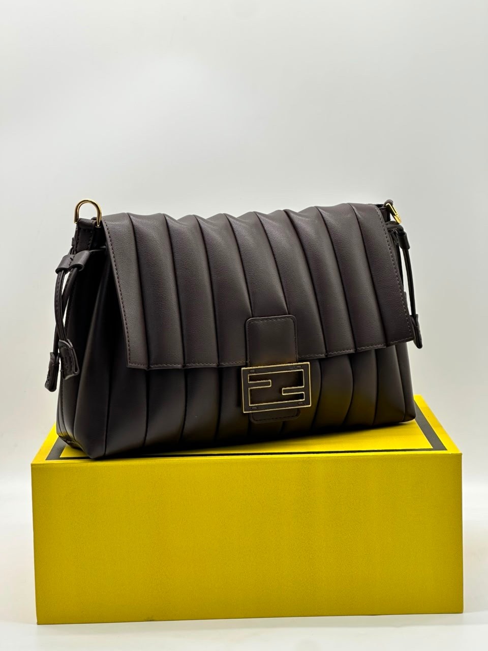 сумка fendi,женская сумка fendi,сумка fendi baguette,сумка фенди оригинал,сумка фенди