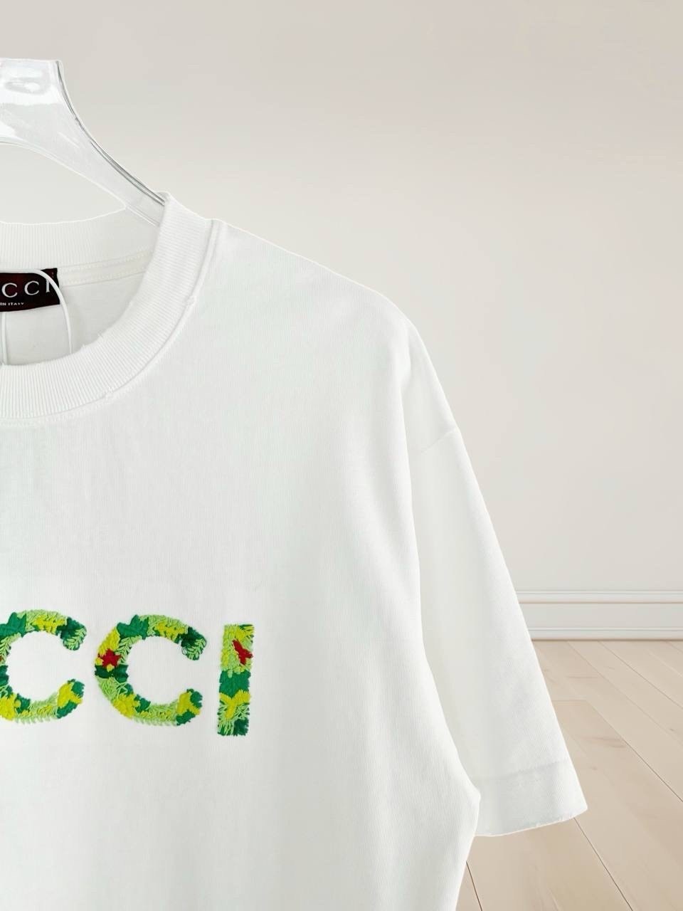 футболка gucci,белая футболка гуччи оригинал,от gucci,стиль футболка