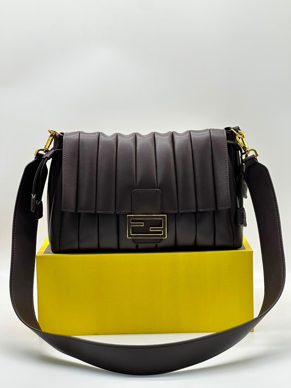 сумка fendi,женская сумка fendi,сумка fendi baguette,сумка фенди оригинал,сумка фенди