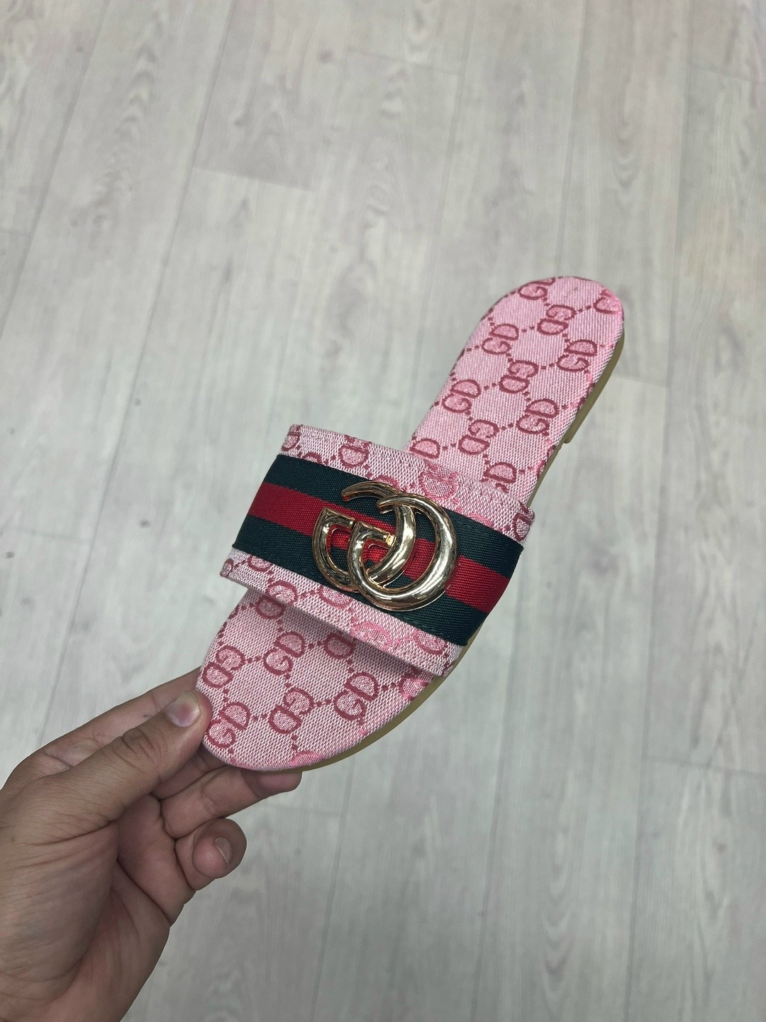 ,сланцы gucci,сандалии gucci,шлепанцы gucci,сандалии