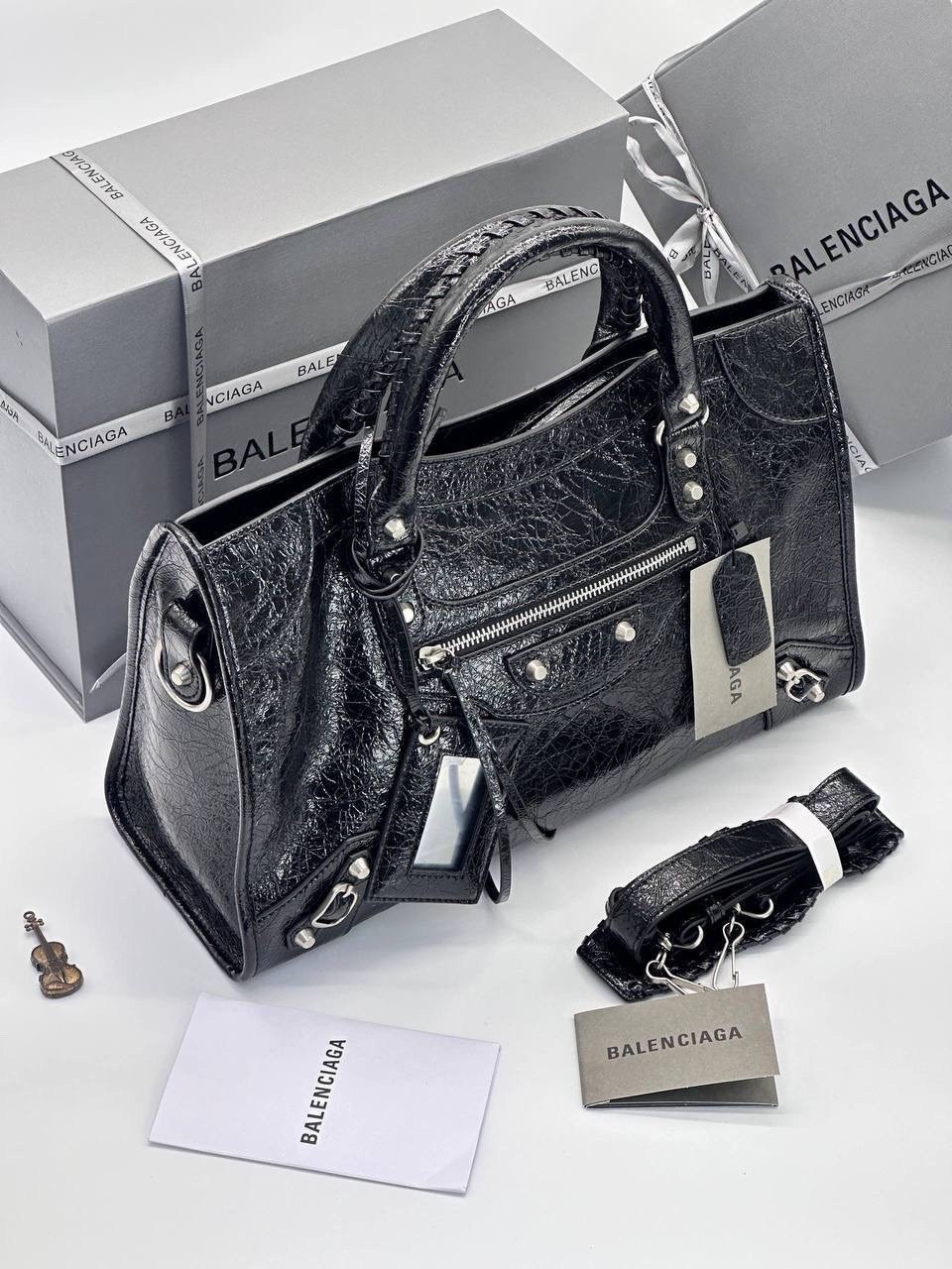сумки balenciaga,сумка баленсиага серебристая,сумка баленсиага классика,сумка женская balenciaga,сумка balenciaga neo classic черный