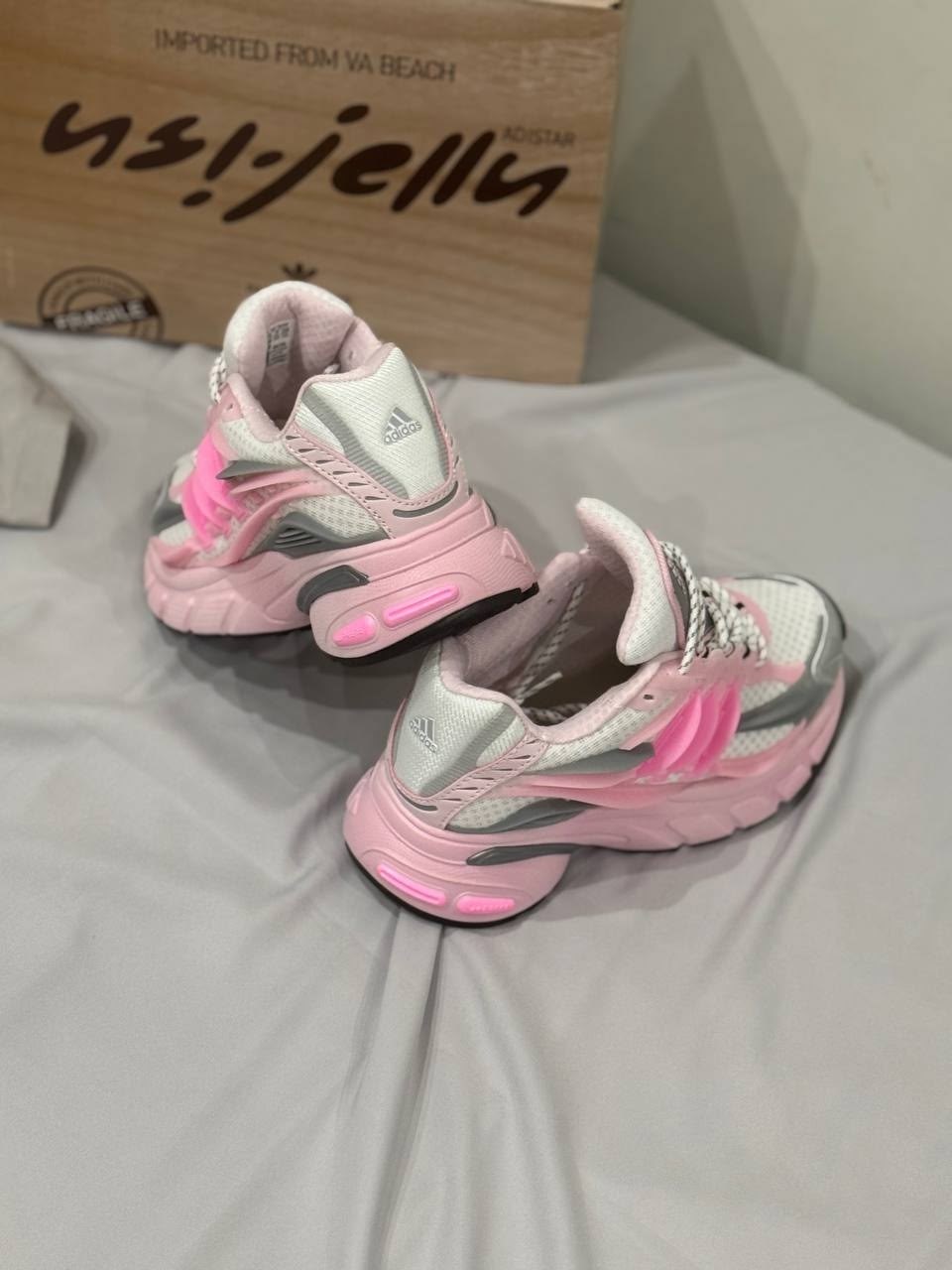 кроссовки,adidas кроссовки,женские кроссовки,повседневные кроссовки,спортивная