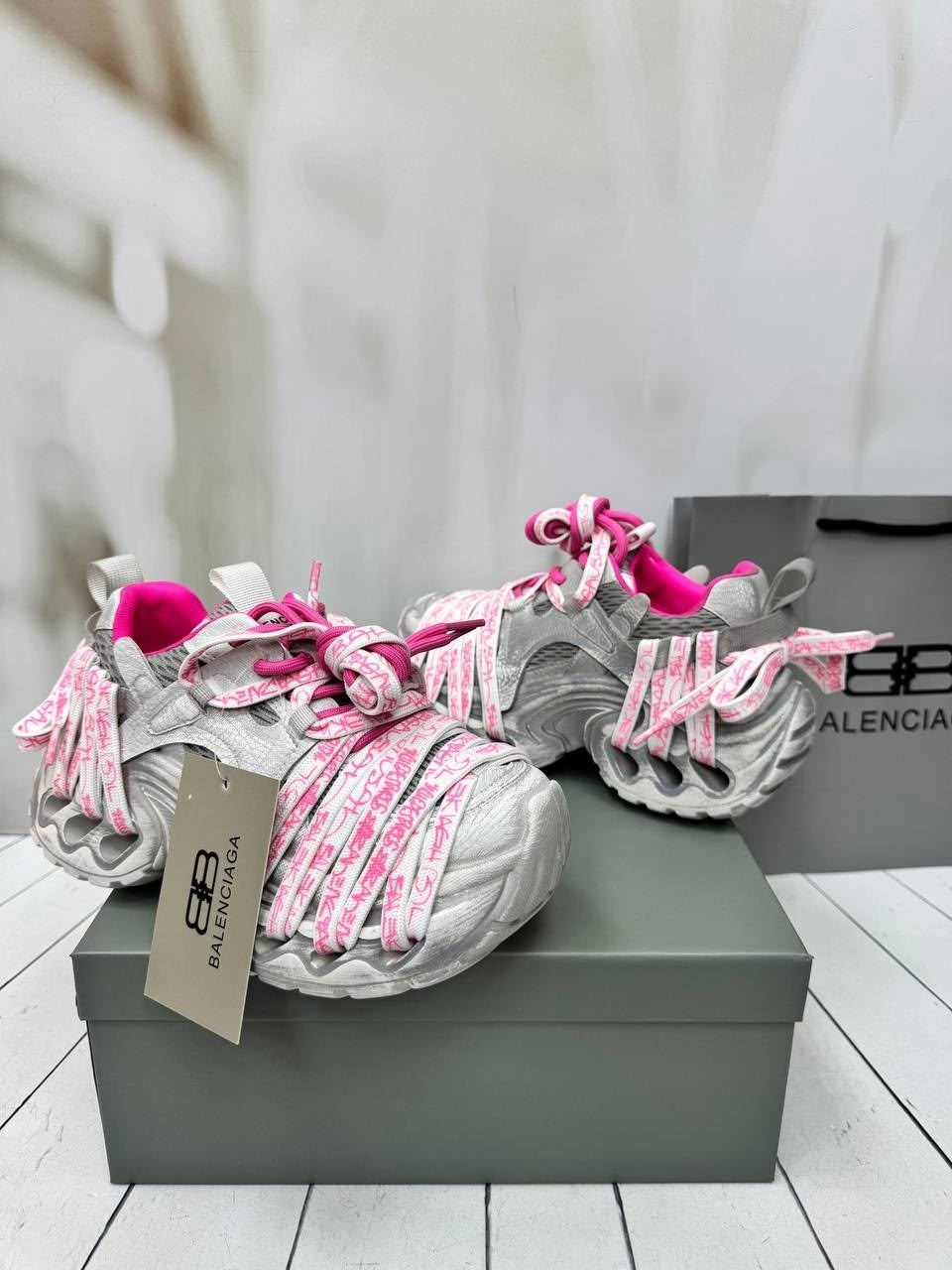кроссовки женские balenciaga,кроссовки balenciaga,женские кроссовки balenciaga 3xl серебристые с розовым,кроссовки ,женские кроссовки balenciaga 3xl