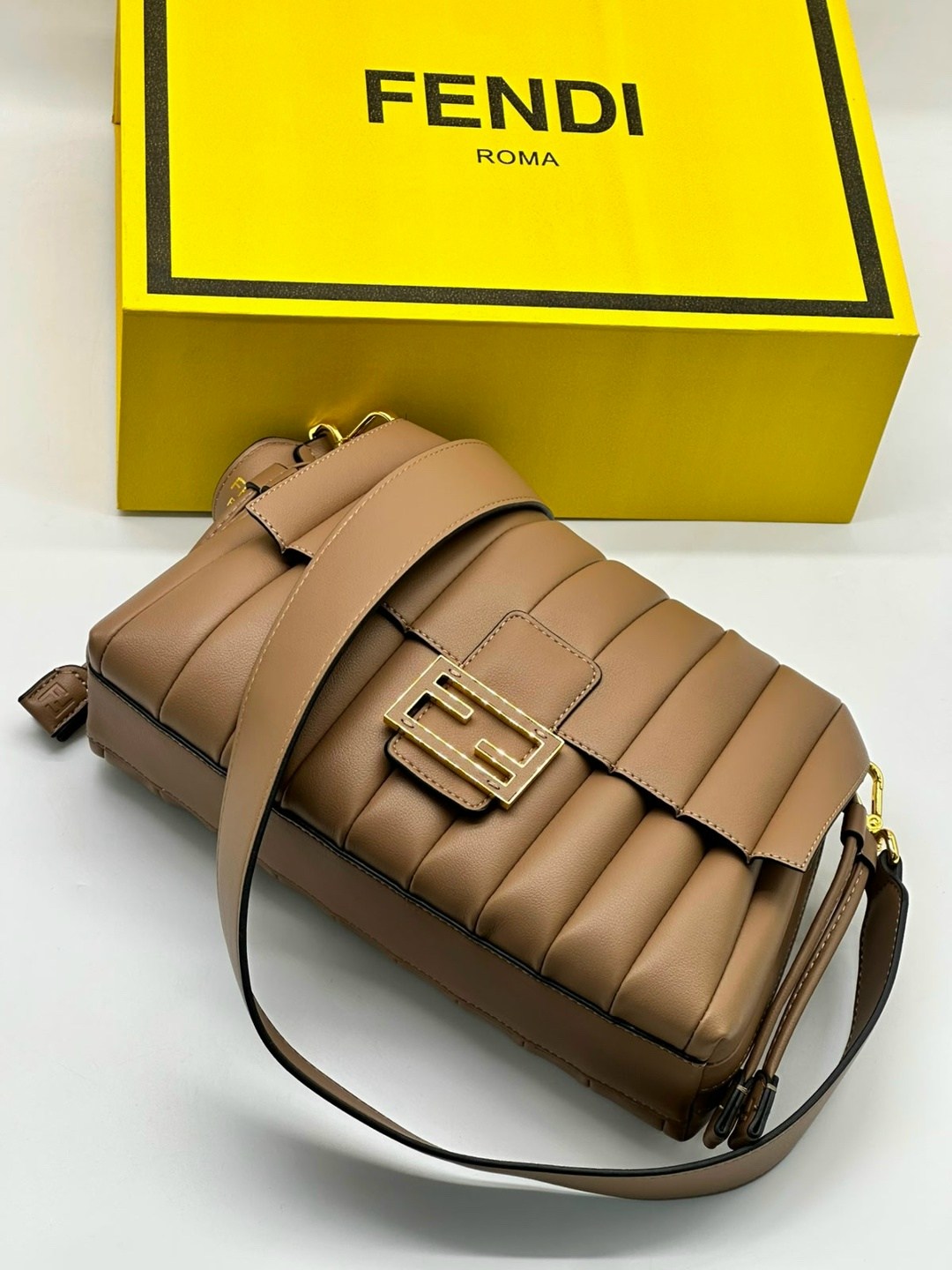 fendi сумка,женская сумка fendi,сумка fendi baguette,сумка,сумка багет fendi