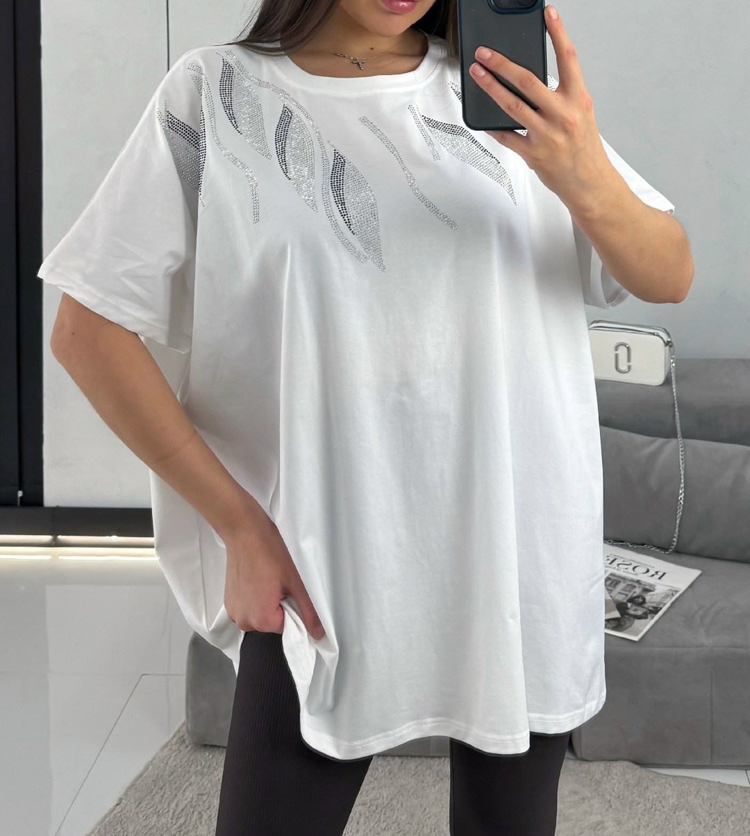 футболка оверсайз со стразами fashion lux,футболка женская оверсайз со стразами,футболка оверсайз базовая со стразами fashion nik,футболка оверсайз базовая со стразами,женская футболка