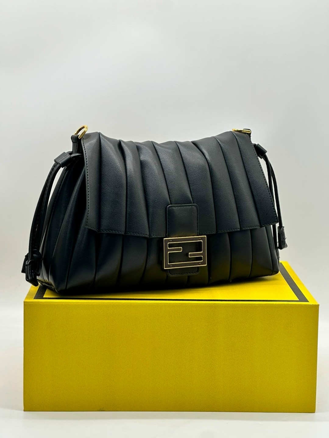 fendi сумка,женская сумка fendi,сумка fendi baguette,сумка,сумка багет fendi