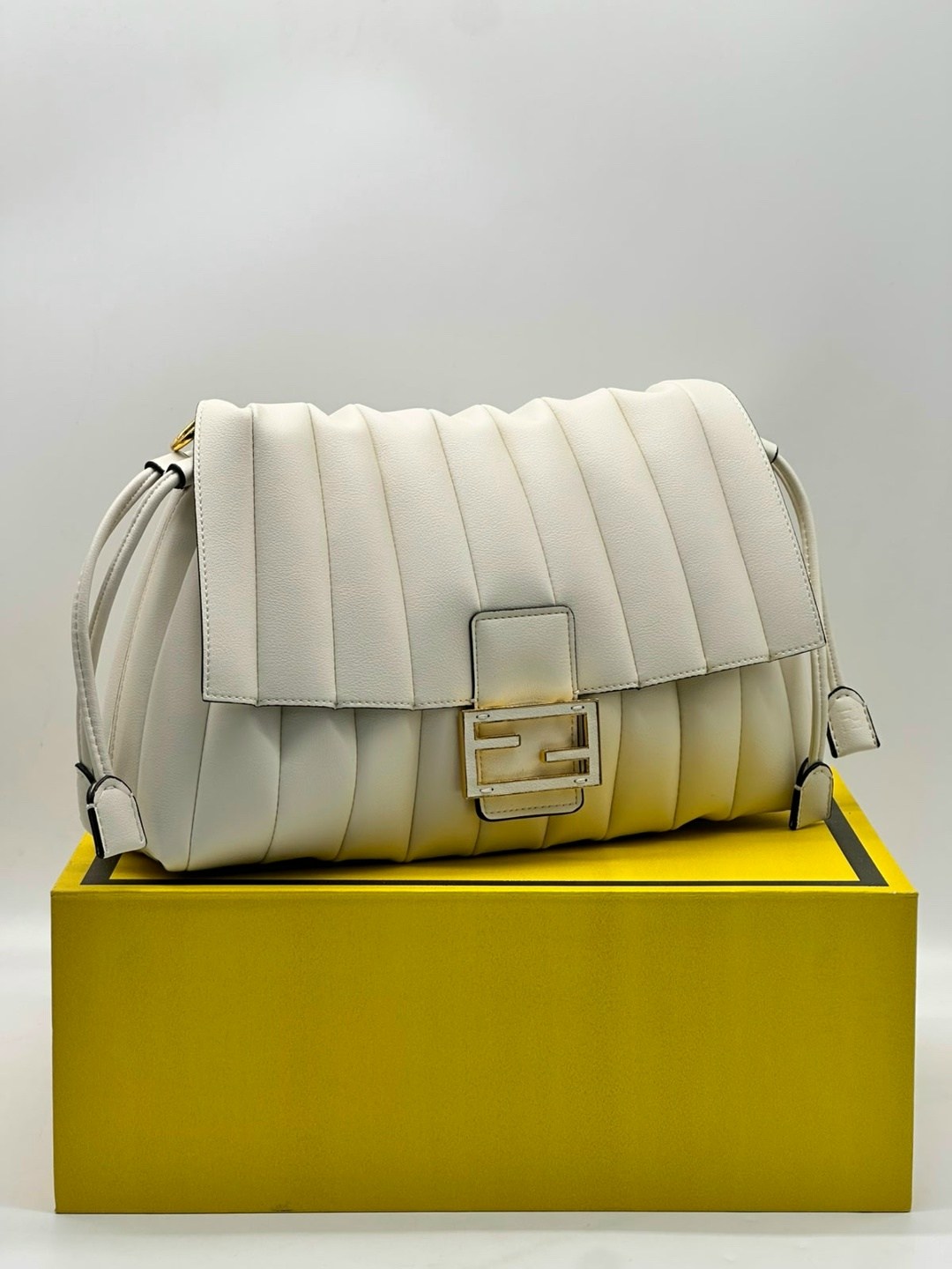 fendi сумка,женская сумка fendi,сумка fendi baguette,сумка,сумка багет fendi