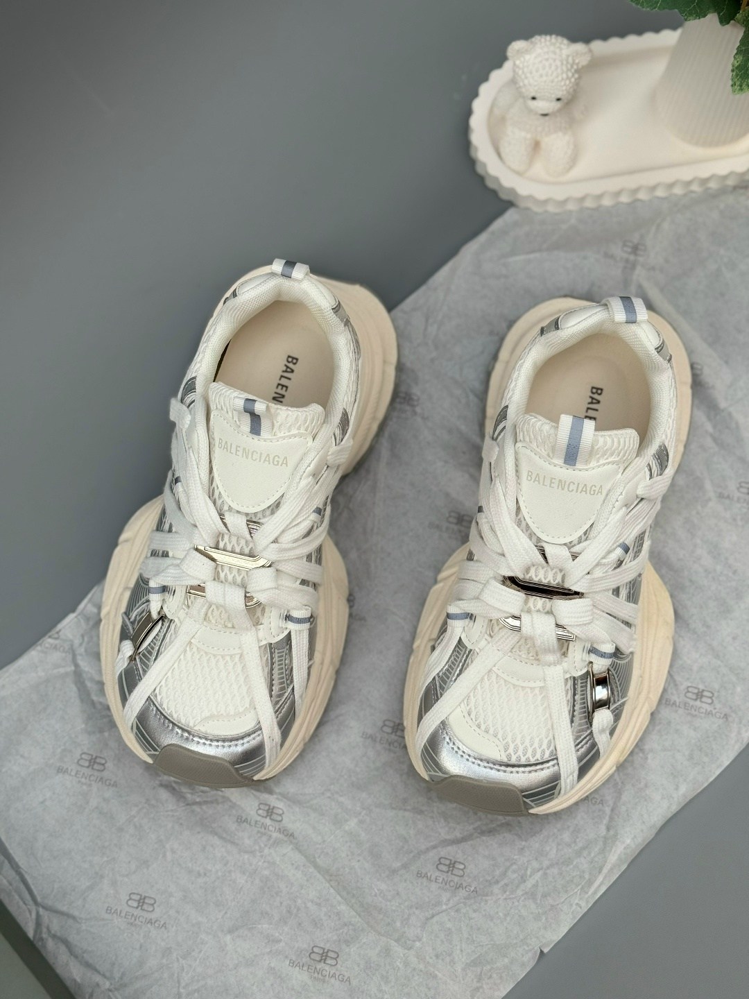 кроссовки balenciaga,кроссовки женские balenciaga,balenciaga белые кроссовки 3xl для женщин,кроссовки женские balenciaga trainers,кроссовки balenciaga 3 xl