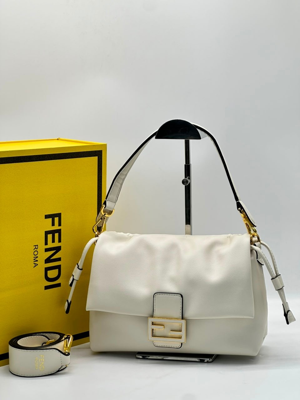 fendi сумка,сумка женская fendi,fendi сумка на плечо,сумка фенди,люкс сумка