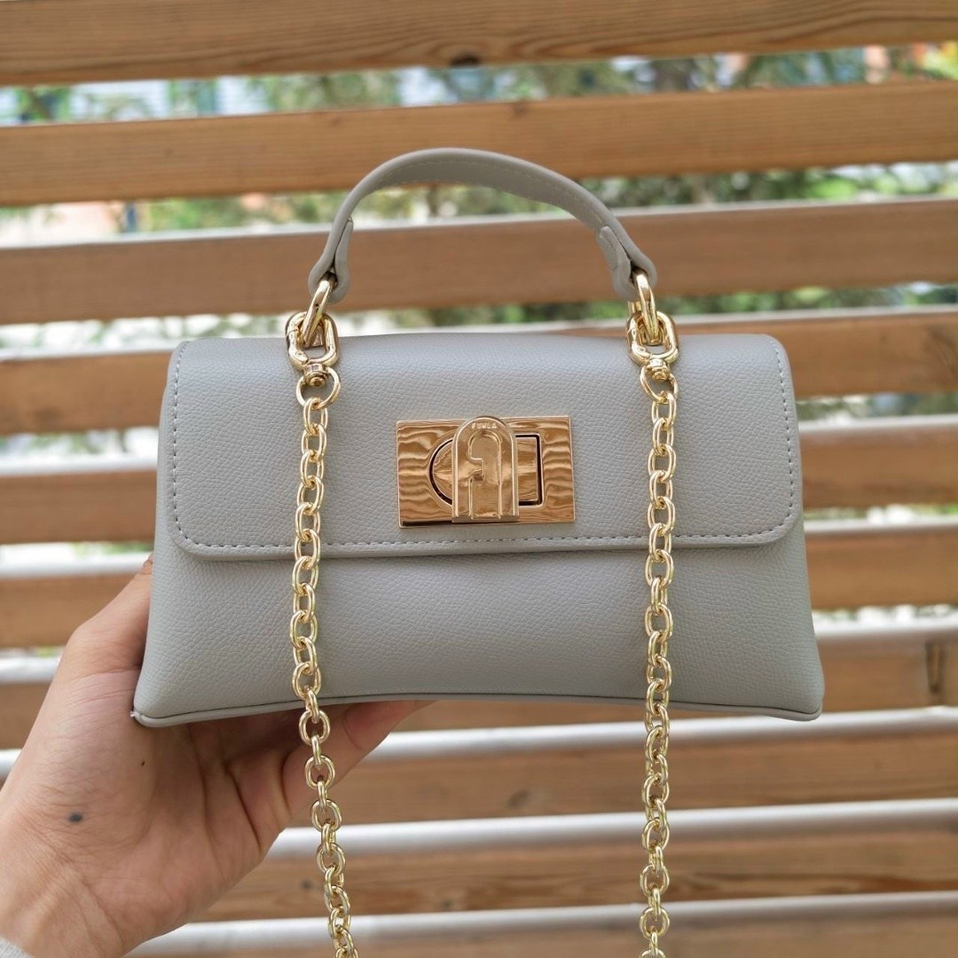сумка с цепочкой,женская сумка furla,сумка furla,сумка голубая,модная сумка