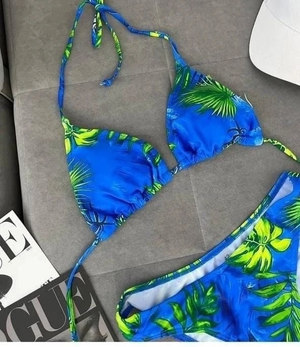 redhead bikini,девушка,women in micro bikinis,tiny bikini,стройные красотки
