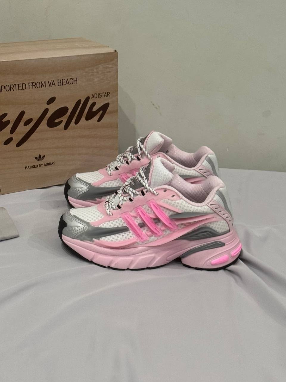 кроссовки,adidas кроссовки,женские кроссовки,повседневные кроссовки,спортивная