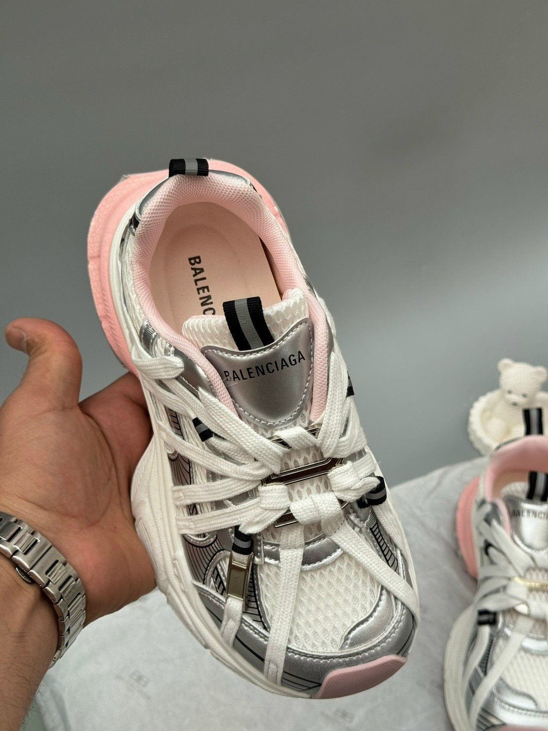 кроссовки balenciaga,кроссовки женские balenciaga,balenciaga белые кроссовки 3xl для женщин,кроссовки женские balenciaga trainers,кроссовки balenciaga 3 xl