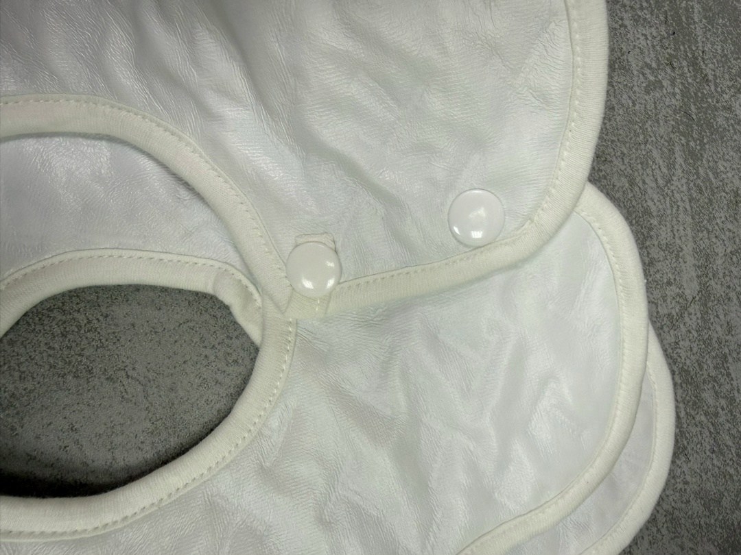 детский нагрудник,детский слюнявчик,игольница пончик из фетра,нагрудник для кормления слюнявчик детский,слюнявчик