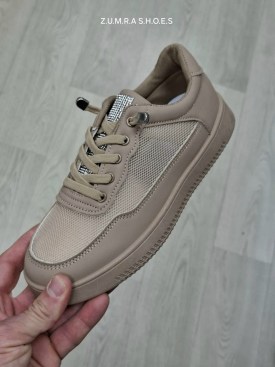 Кроссовки