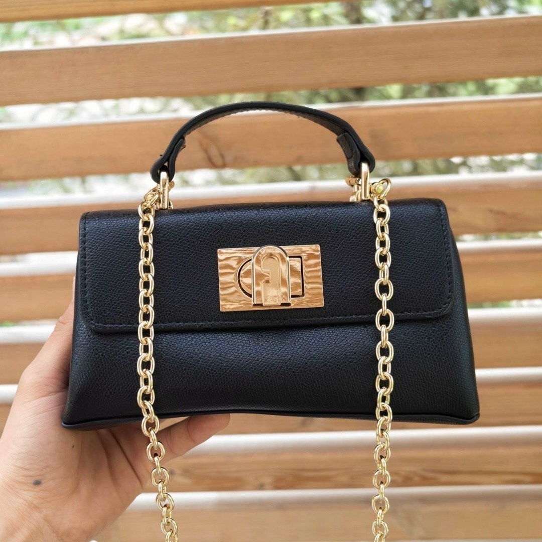 сумка с цепочкой,женская сумка furla,сумка furla,сумка голубая,модная сумка