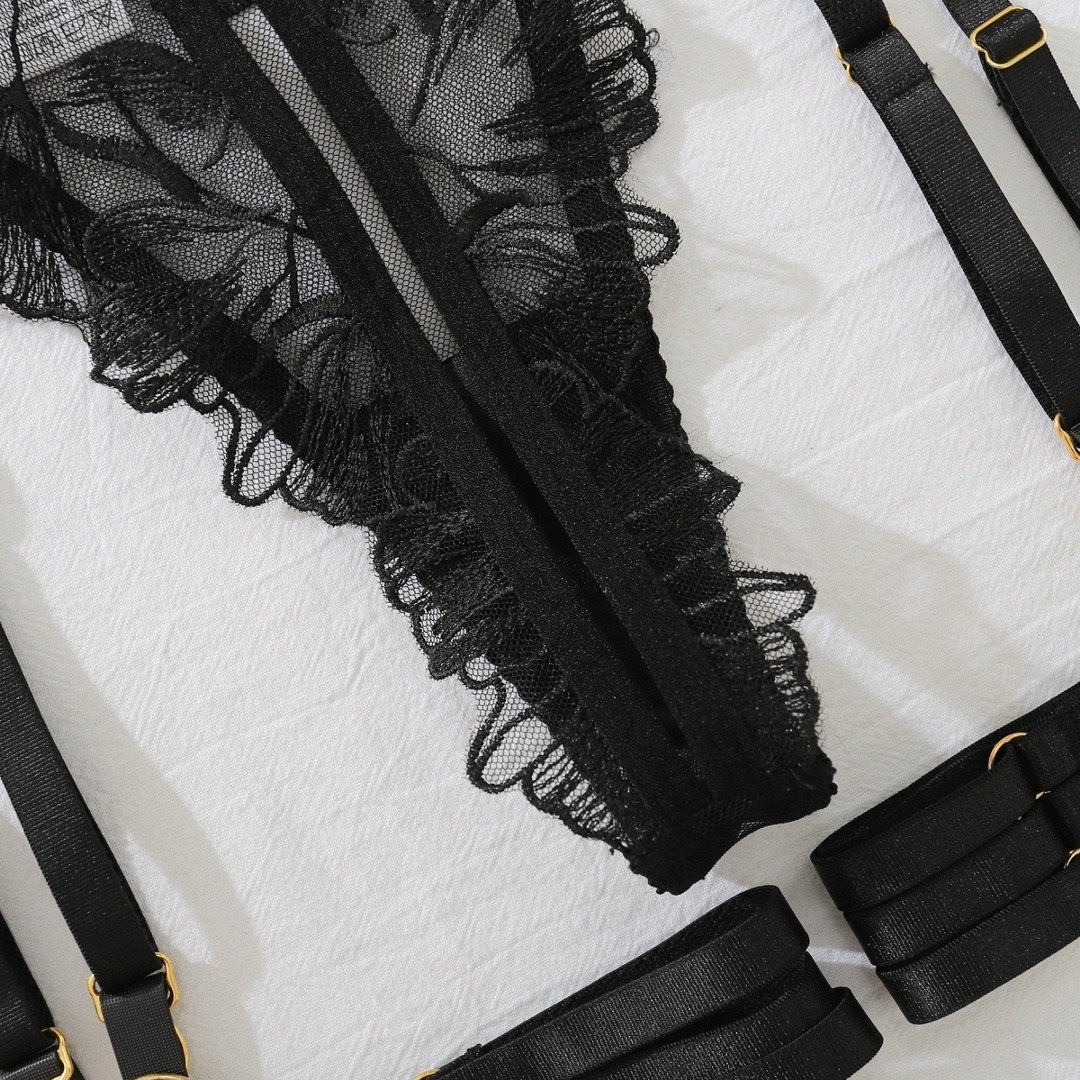 нижнее белье комплект со стрепами provocator lingerie,женский комплект нижнего белья,нижнее белье комплект со стрепами provocator lingerie цвет черный,эротический комплект белье,женская нижнее белье