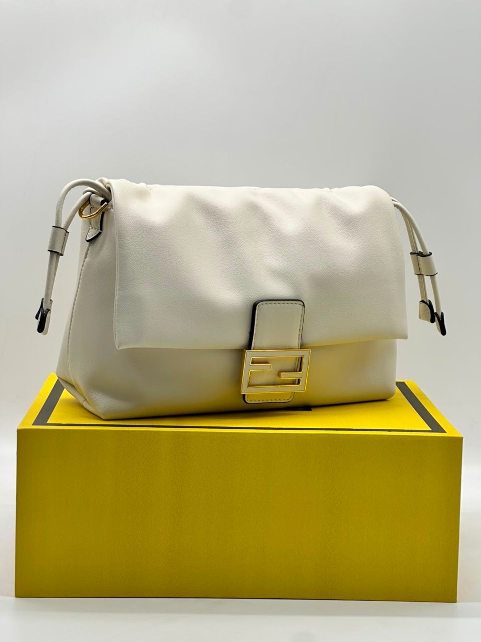 сумка fendi,женская сумка fendi,сумка fendi baguette,сумка на плечо fendi,fendi сумка багет