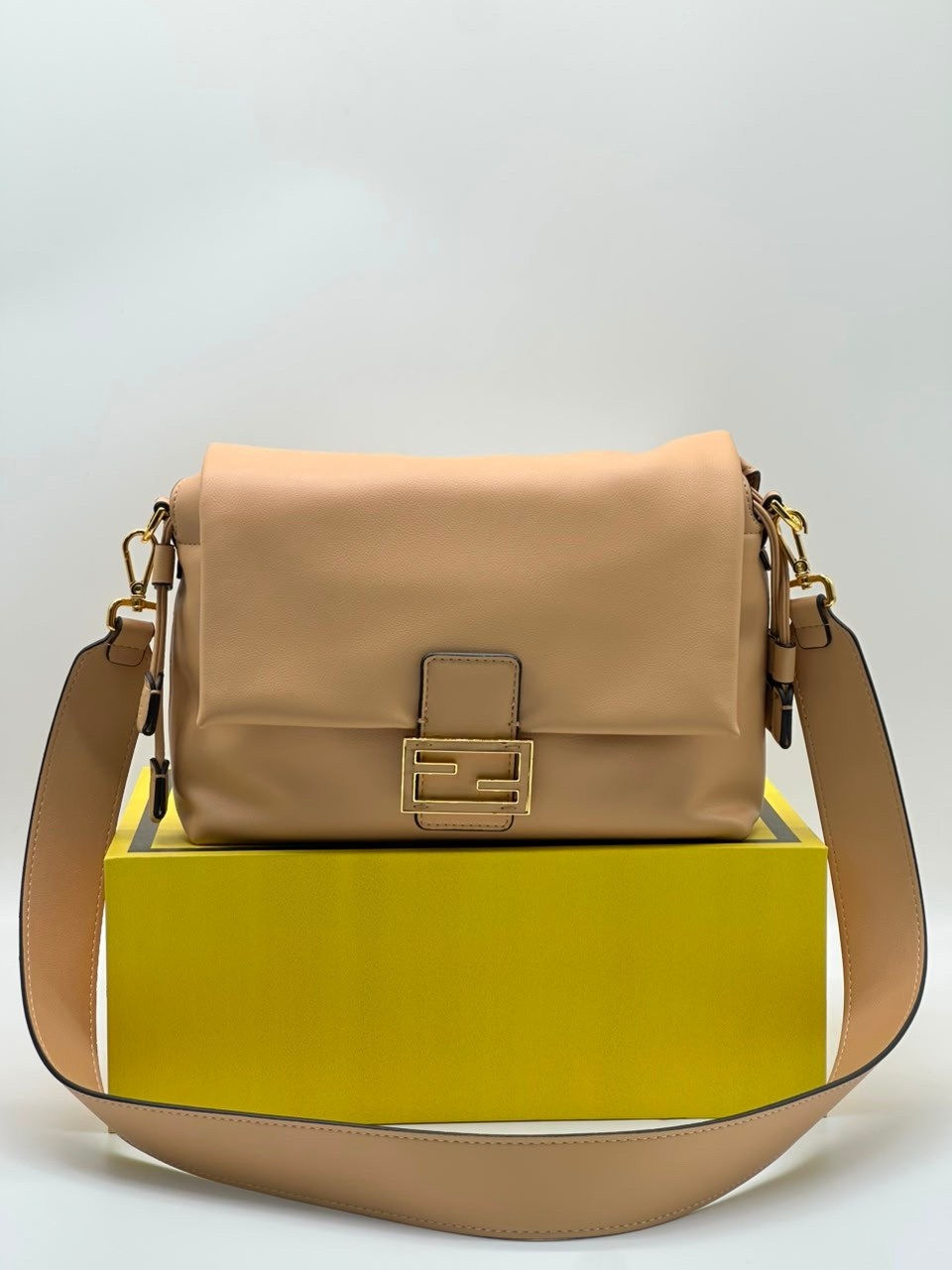 сумка fendi,женская сумка fendi,сумка fendi baguette,сумка на плечо fendi,fendi сумка багет