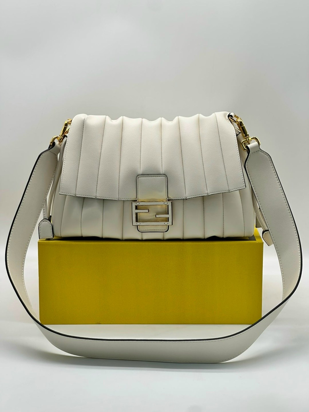 fendi сумка,женская сумка fendi,сумка fendi baguette,сумка,сумка багет fendi