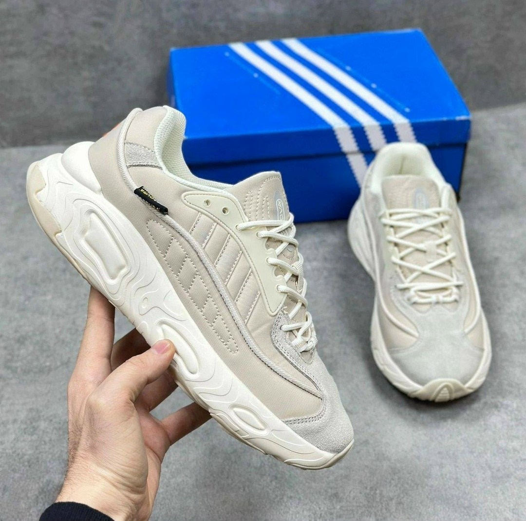 бежевые кроссовки адидас мужские ozweego,кроссовки,кроссовки adidas,кроссовки мужские adidas,кроссовка мужской