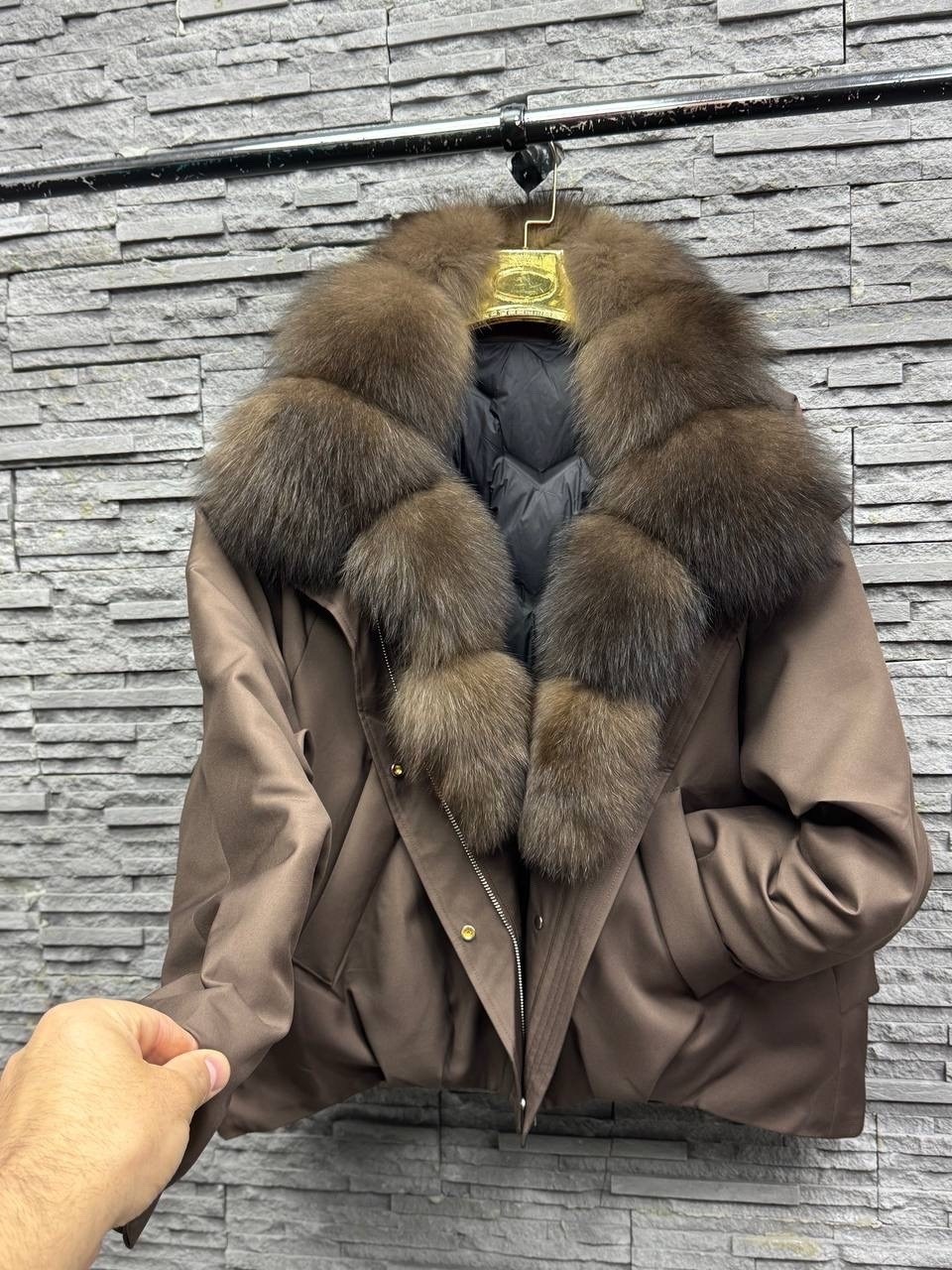 зеленая парка с мехом,зеленая парка с мехом песца,парка с мехом,парка с натуральным мехом,парки с мехом песца