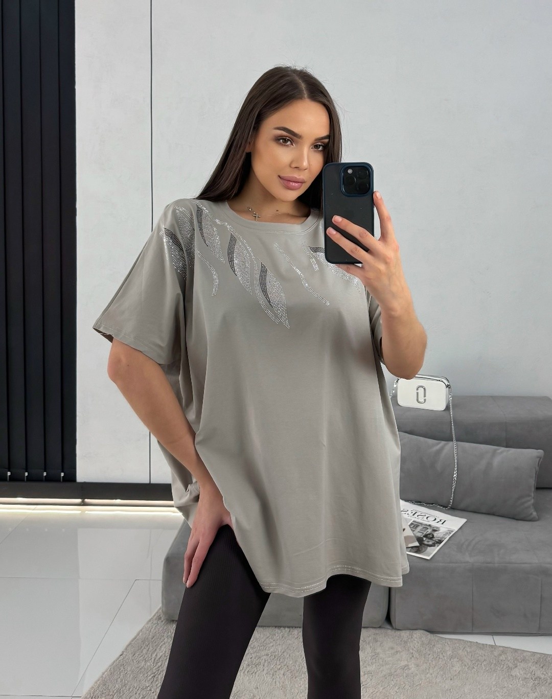 футболка оверсайз со стразами fashion lux,футболка женская оверсайз со стразами,футболка оверсайз базовая со стразами fashion nik,футболка оверсайз базовая со стразами,женская футболка