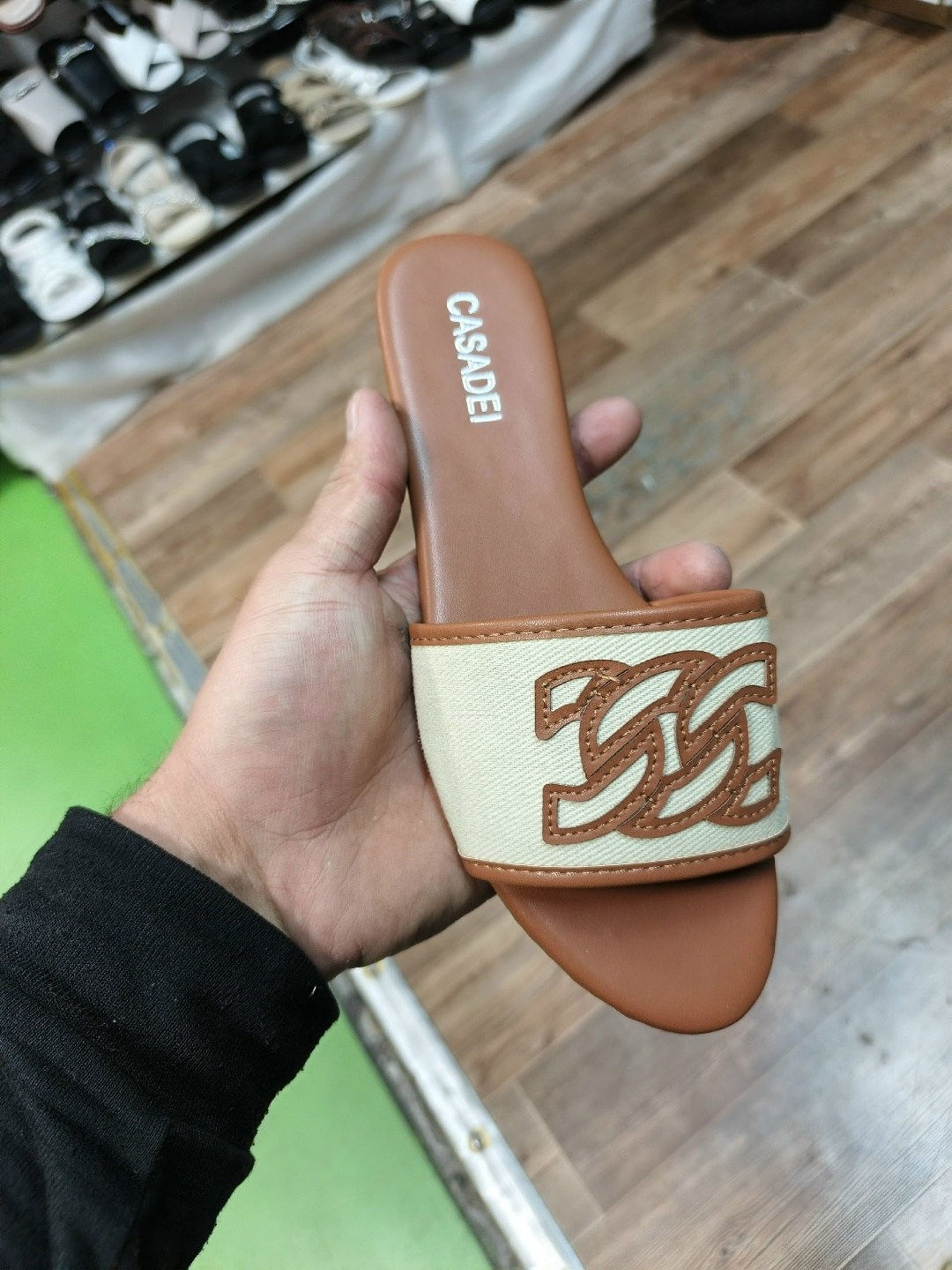 ,шлепанцы fendi,шлепанцы женские,тапочки fendi,босоножки fendi